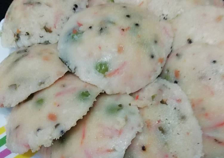 Recipe of Any-night-of-the-week Rava mix veg idli