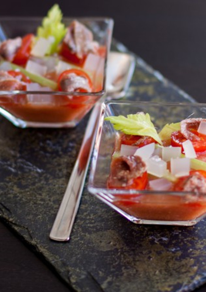 Una foto de Bloody Mary de cuchara, de Carme Ruscalleda