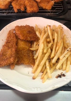 Una foto de Pescado y papas (Fish & Chips) con el toque Sonorense