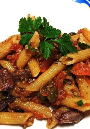 Foto de Macarrão com molho de tomate e sardinha