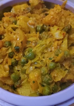 पत्ता गोभी मटर की सब्जी (patta gobhi matar ki sabzi recipe in Hindi) रेसिपी मुख्य फोटो