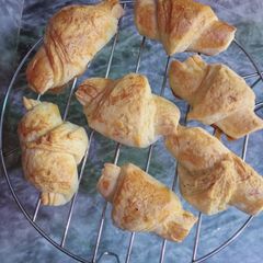 Croissant A picture of Croissant.