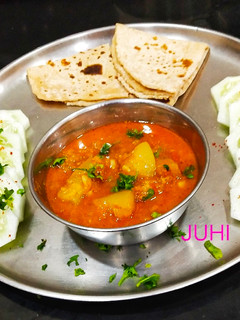 A picture of Bottle Gourd Curry.