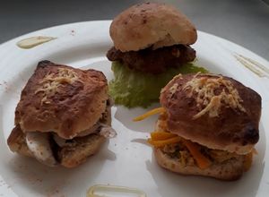 Una foto de Mini Scones de 2 Quesos