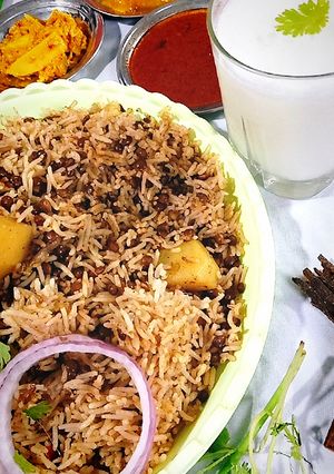 A picture of آلو مسور پلاؤ.