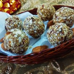 Oats ladoo A picture of Oats ladoo.