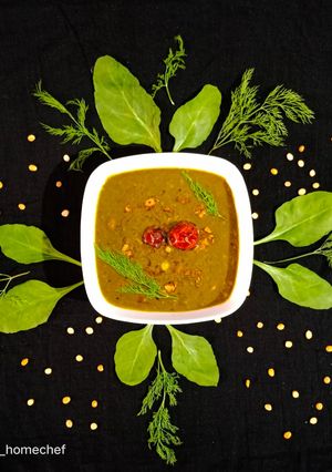 A picture of Spinach Dill Leaves Curry.
