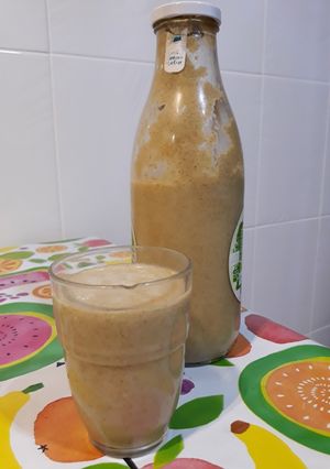 Una foto de Bebida vegetal de nueces, chía y mango