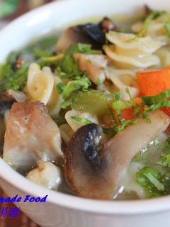 雞肉蔬菜湯麵 的食譜成品照片