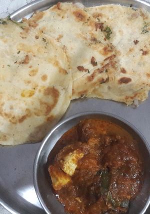 A picture of Tadoori cheese Paratha.