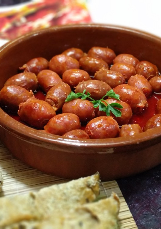 Una foto de Tapeo asturiano: choricitos a la sidra