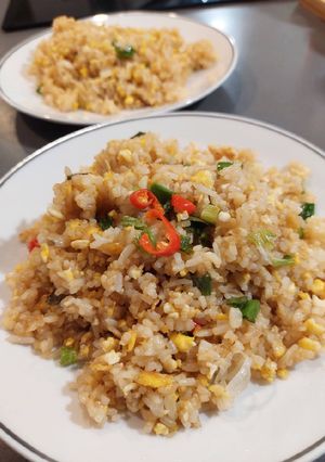 Foto resep Nasi Goreng Telur (Egg Fried Rice), bahan simple