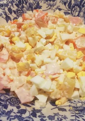 Una foto de Ensaladilla de piña, surimi y pavo