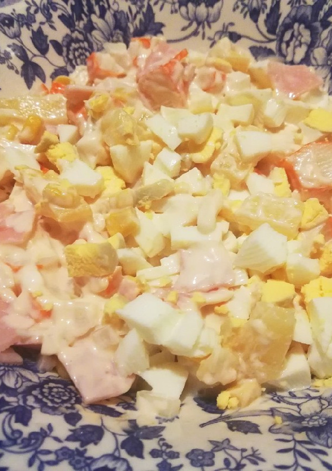 Una foto de Ensaladilla de piña, surimi y pavo