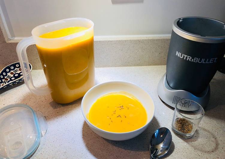 Spiced carrot and lentil soup