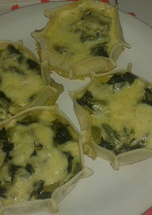 Una foto de Tarta de acelga en tapas para empanada