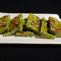 Mung bean spinach dhokla A picture of Mung bean spinach dhokla.