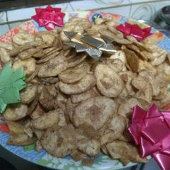 A picture of Tangy crispy banana chips.