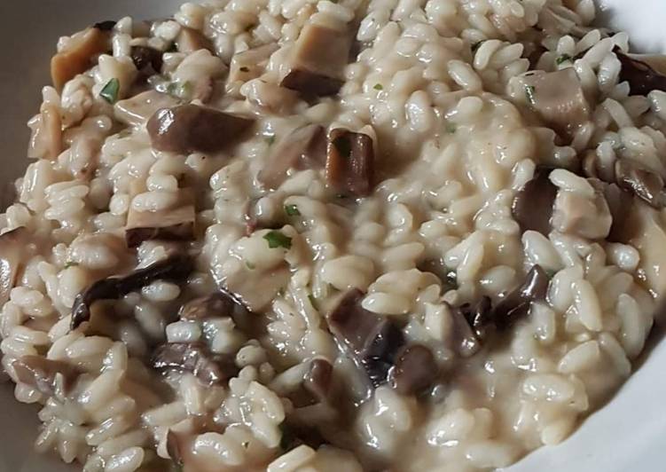 Ricetta Risotto Con Funghi Secchi Di Laura Cicutto Cookpad