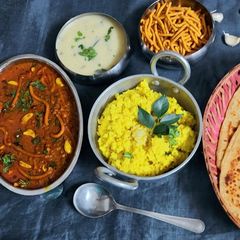 A picture of Gathiya Sabzi.