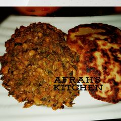 A picture of Beans porridge with butter chapati.