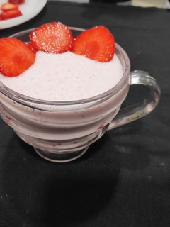 A picture of Strawberry & Banana smoothie.