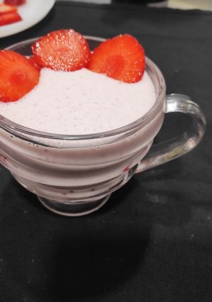 A picture of Strawberry & Banana smoothie.