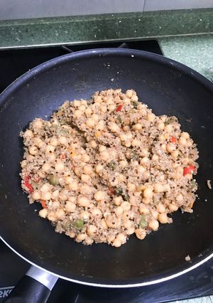 Una foto de Ensalada caliente de garbanzos