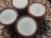 Una foto de cuajada de leche de almendra
