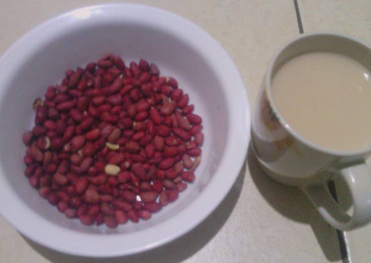 Simple Way to Prepare Speedy Njugu Karanga With Ginger Tea