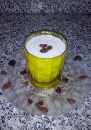 A picture of Fura da nono with dry grapes.