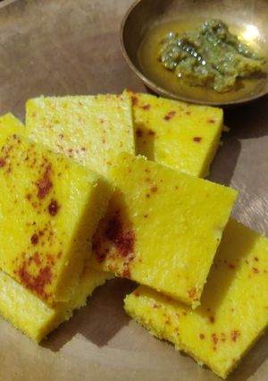 ઢોકળા(dhokala recipe in gujarati) રેસીપી મુખ્ય ફોટો