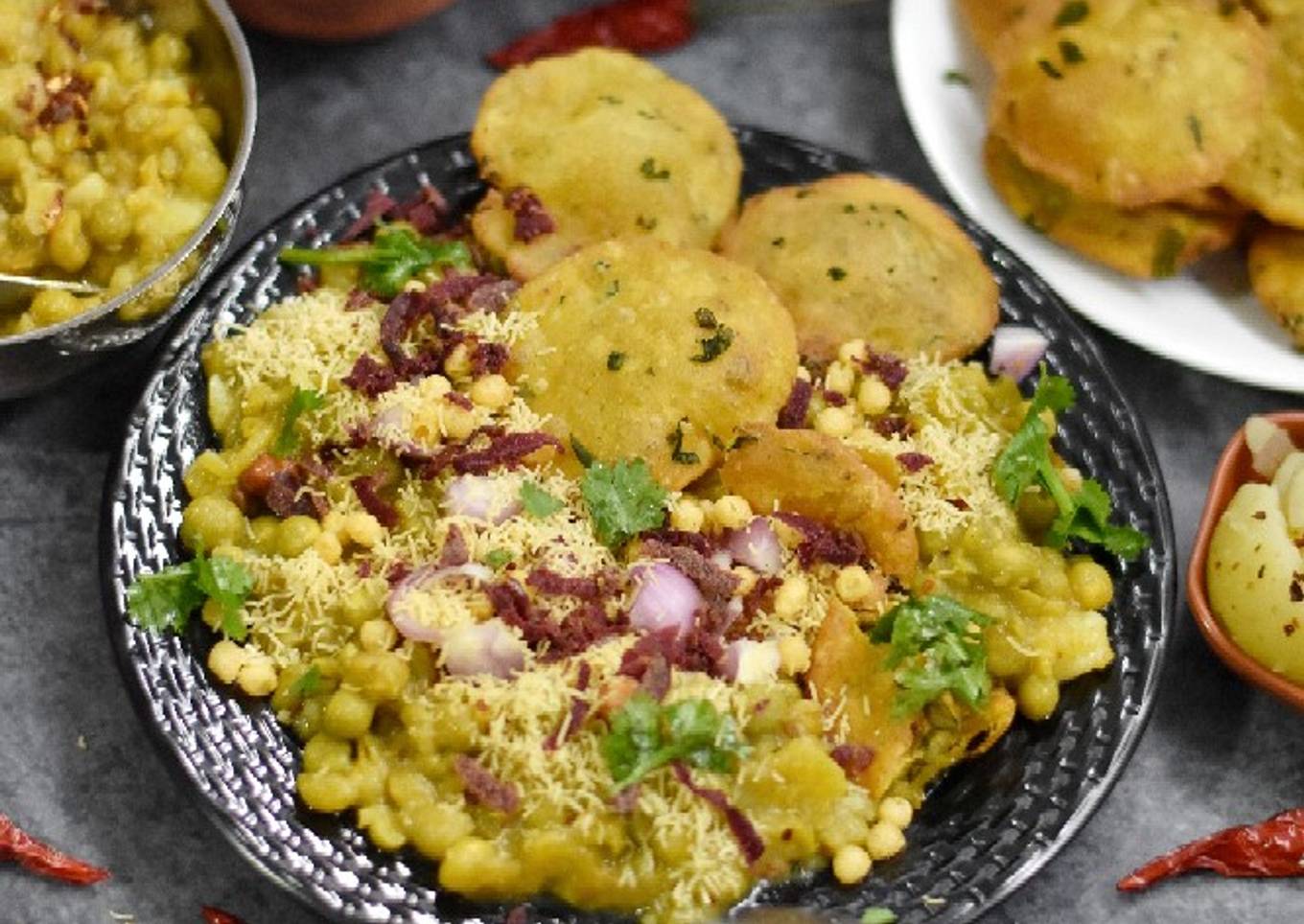 Matar/Peas Chaat with Hoemade Fenugreek Masala Puri