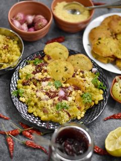 A picture of Matar/Peas Chaat with Hoemade Fenugreek Masala Puri.
