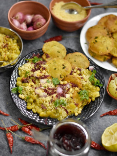A picture of Matar/Peas Chaat with Hoemade Fenugreek Masala Puri.