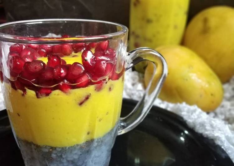 Mango chia pudding