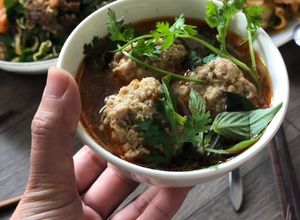 Hình của món Bánh mì xíu mại Đà Lạt.