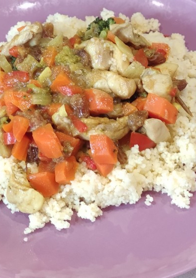 Una foto de Cuscús con pollo