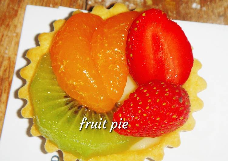 Mini fruit pie