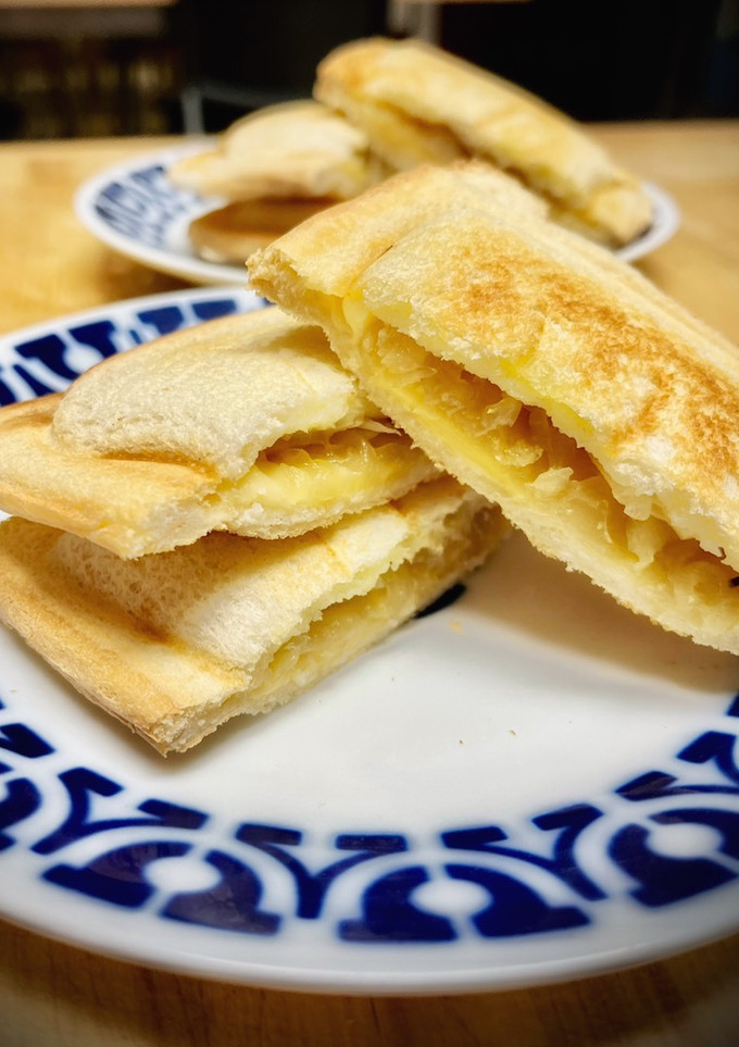 Una foto de Sándwich especial para los onion lovers