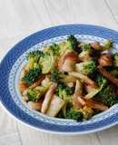 Chinese-Style Stir-Fried Broccoli and Fish Cake