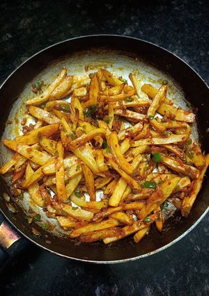 A picture of Garlicky Chilli Potato.
