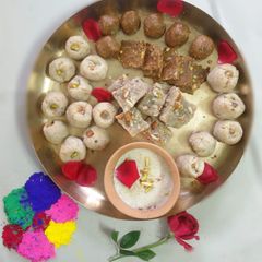 A picture of Makhna and besan barfi.