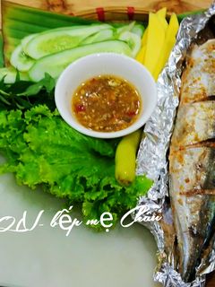 Hình của món Cá nục nướng cuốn bánh tráng.