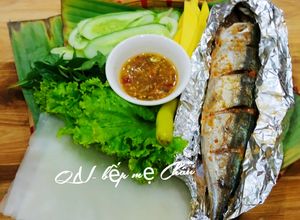 Hình của món Cá nục nướng cuốn bánh tráng.