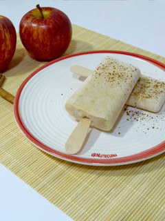 Una foto de Helado de manzana asada con canela