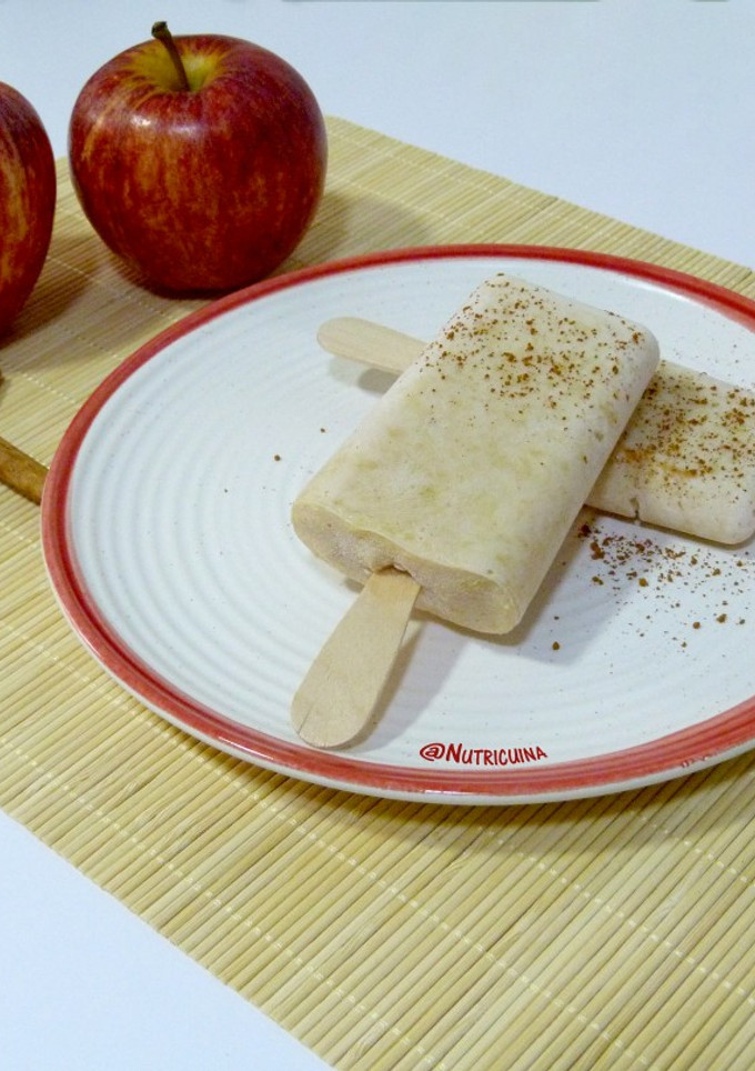 Una foto de Helado de manzana asada con canela
