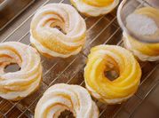 A picture of fried pastry