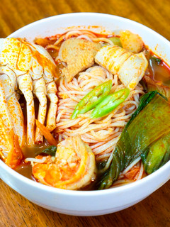 A picture of Jjampong (Korean Spicy Seafood Noodle Soup).