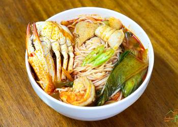 Easiest Way to Prepare Yummy Jjampong Korean Spicy Seafood Noodle Soup